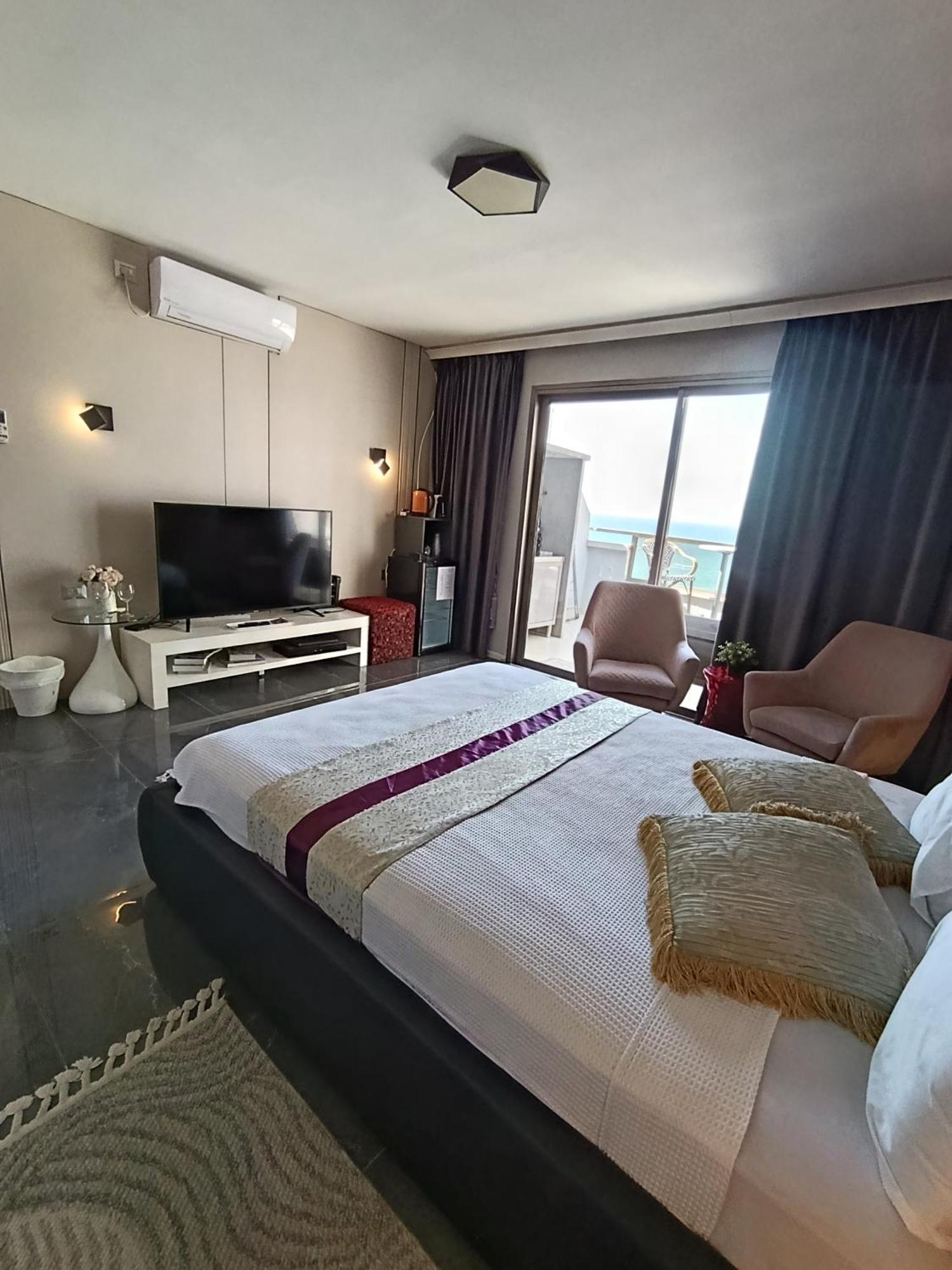 Penthouse Apartment On The Beach Bat Jám Kültér fotó