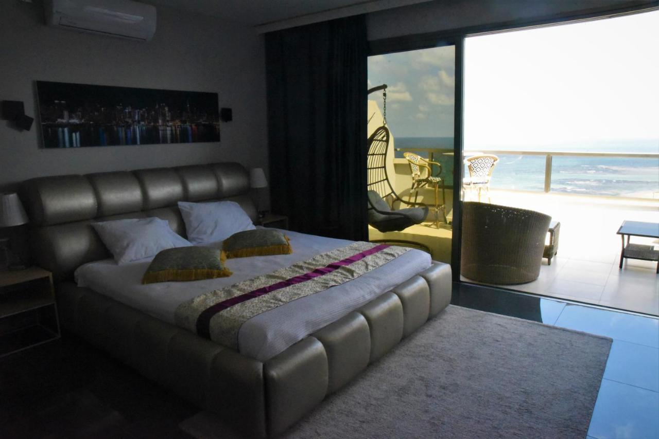 Penthouse Apartment On The Beach Bat Jám Kültér fotó