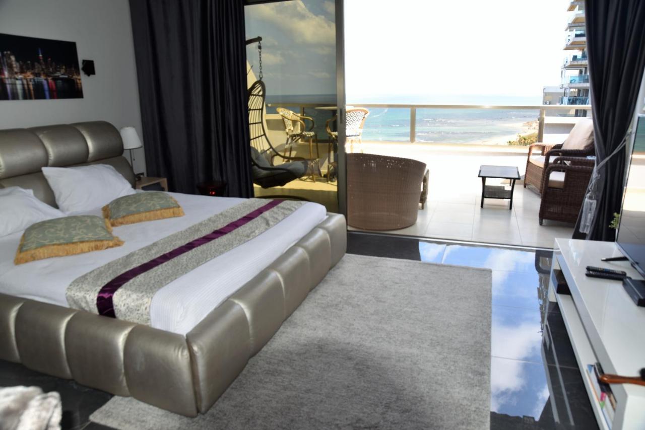 Penthouse Apartment On The Beach Bat Jám Kültér fotó