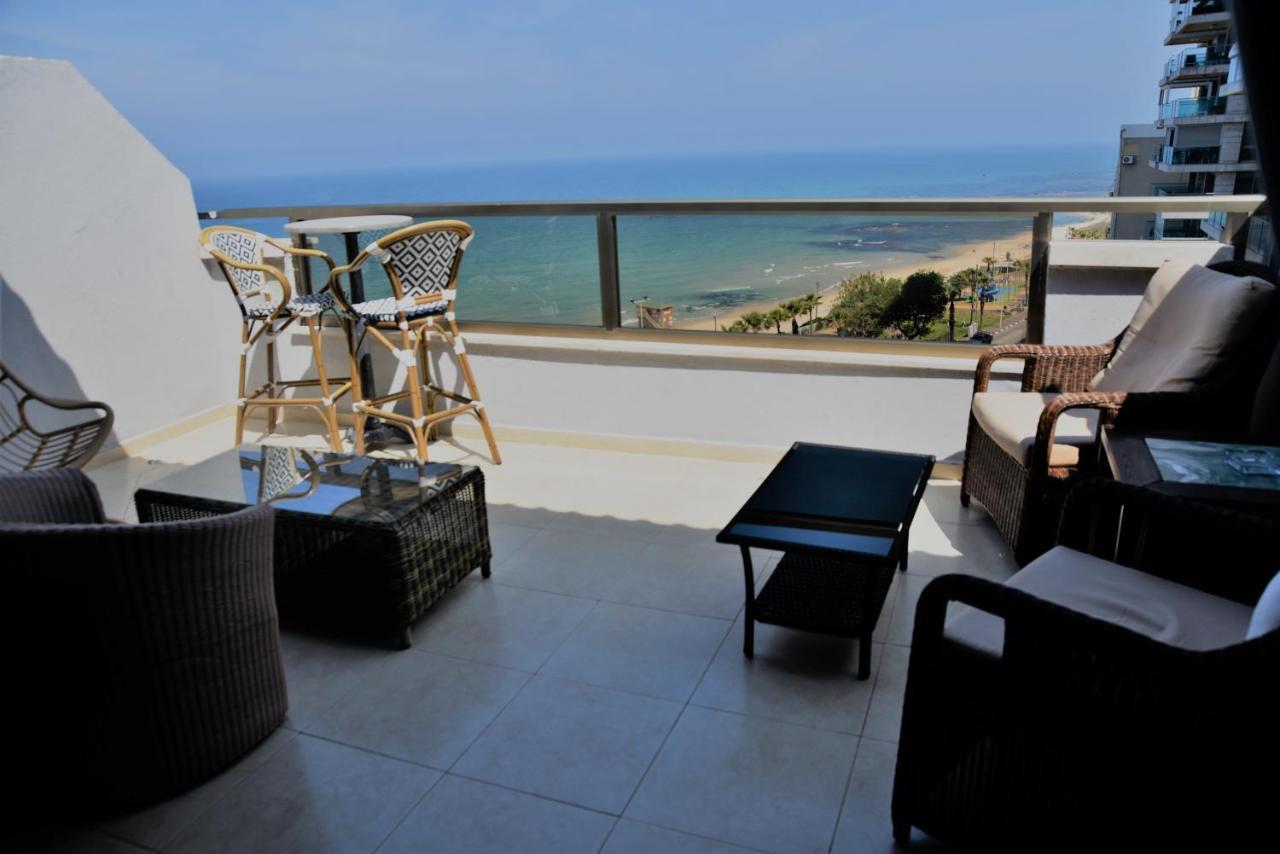 Penthouse Apartment On The Beach Bat Jám Kültér fotó