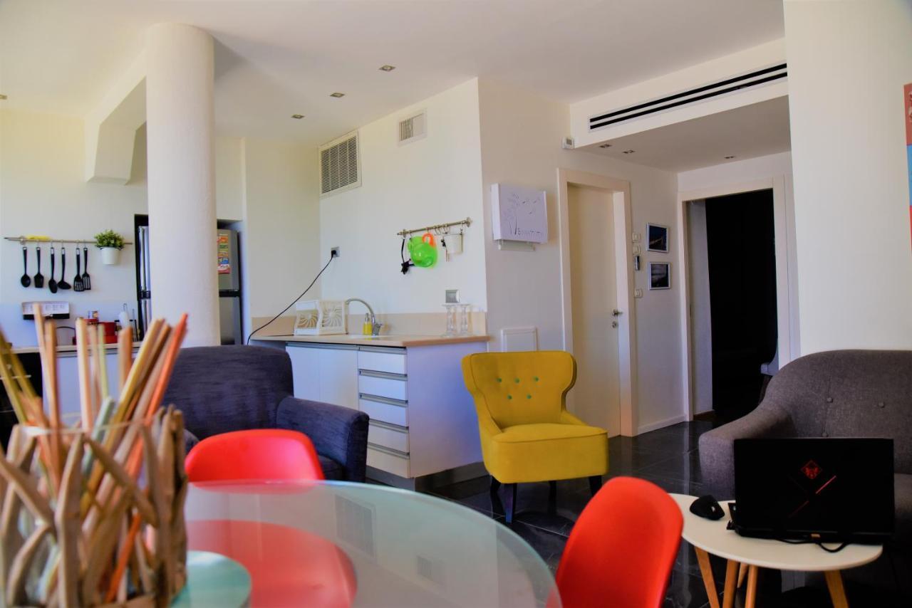Penthouse Apartment On The Beach Bat Jám Kültér fotó